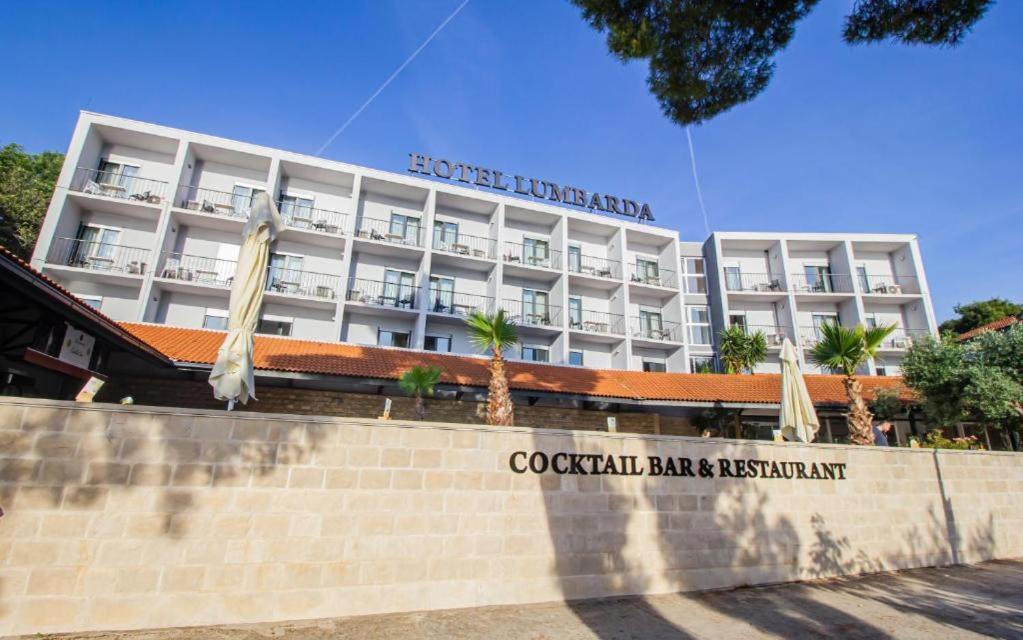 Hotel Lumbarda Extérieur photo