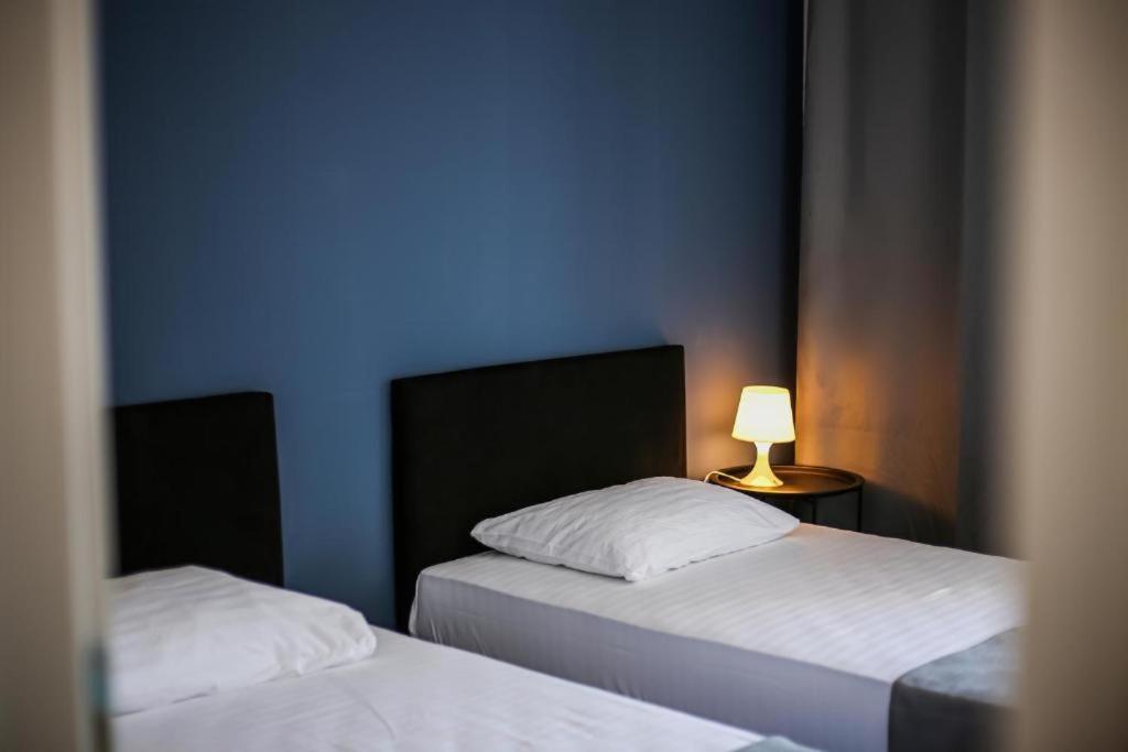 Hotel Lumbarda Extérieur photo
